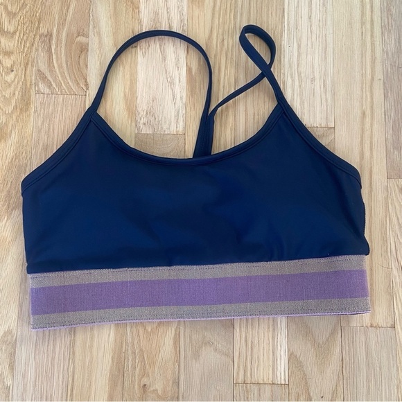 NYLORA Other - NYLORA sports bra size small EUC